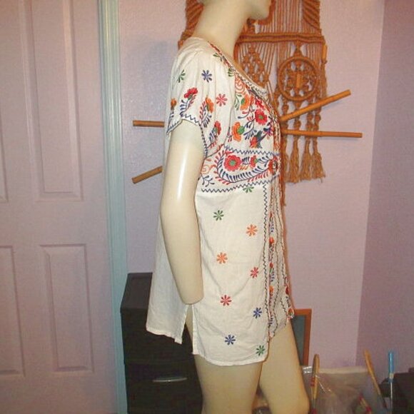 Radhe Embroidered Tunic Top Size XL Blouse Peasant Artsy Boho Hippie Cottage EUC - Picture 4 of 10